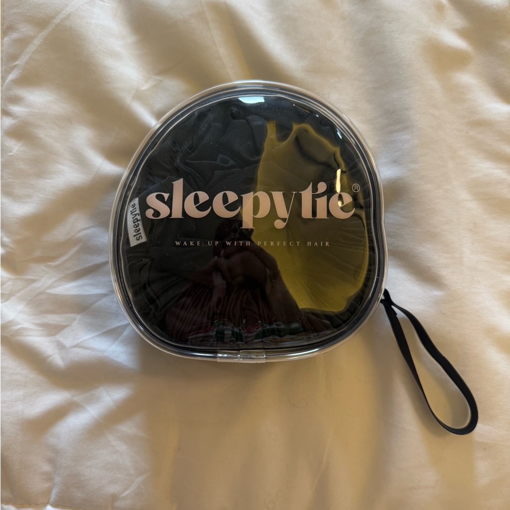 Sleepy Tie